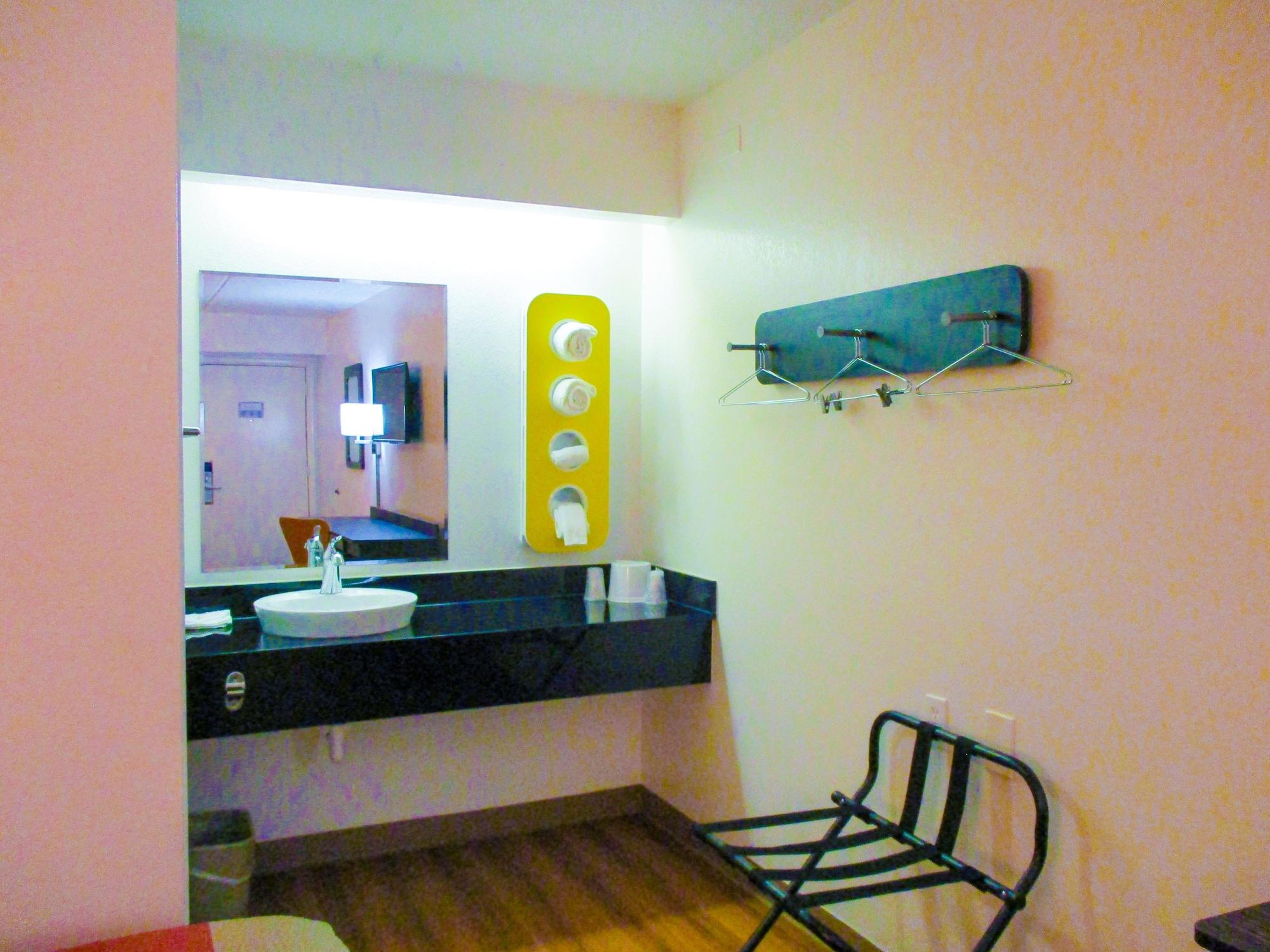 Motel 6-Memphis, Tn - Downtown Eksteriør bilde